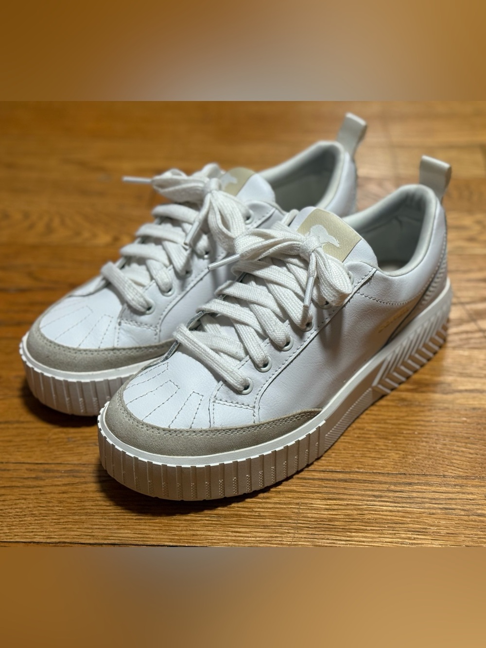 Women’s (8.5) White SOREL Ona Ave Low Waterproof Leather Platform Sneakers